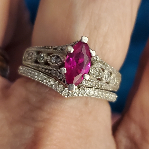 Ruby/diamond wedding ring set - Picture 2 of 11